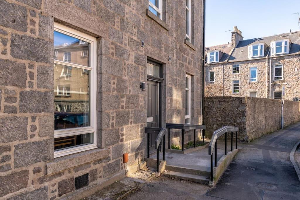 West End @ Netflix @ Newly Built Lejlighed Aberdeen Eksteriør billede